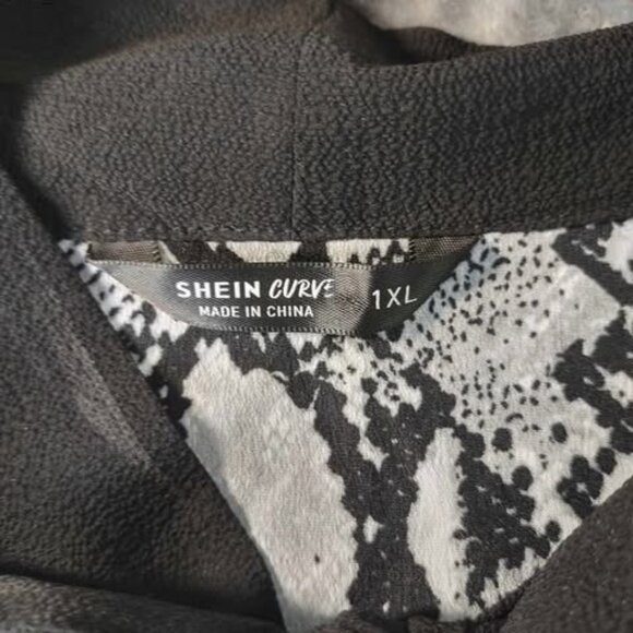 Curve Snakeskin Print Modern Bold Basic Y2k Edge Soft Black Collar A Vcut Top 1X - Picture 2 of 8